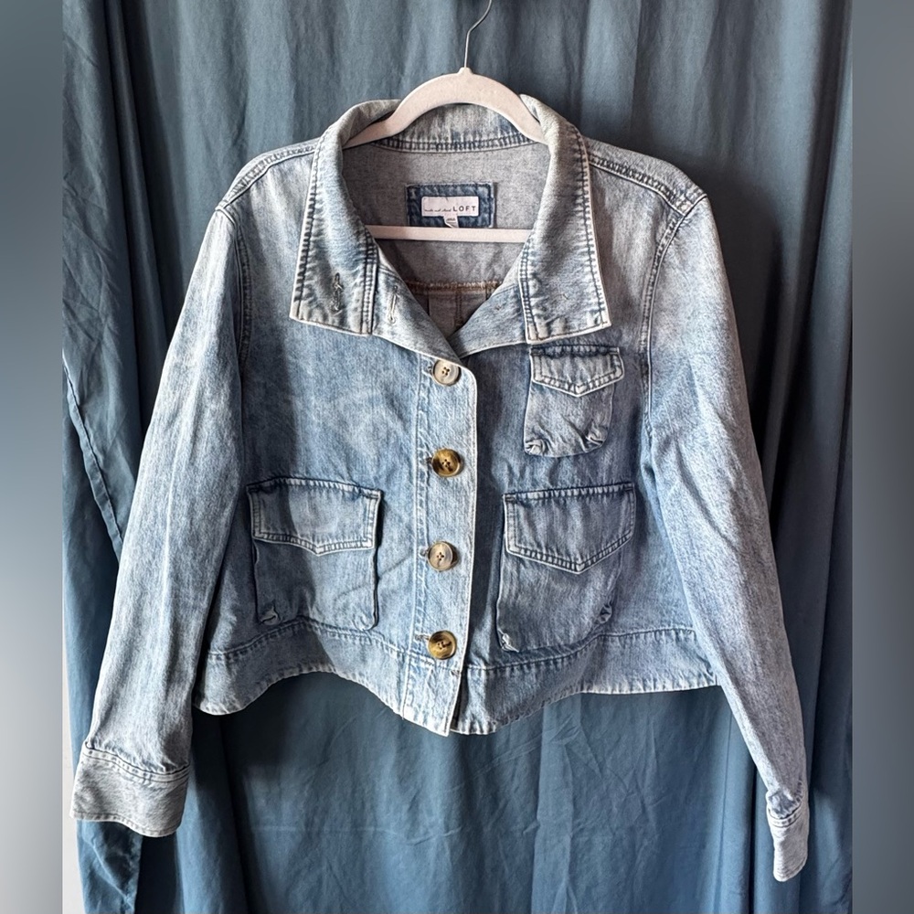 LOFT Light Blue Jean Jacket with Tortoise Buttons Size XL